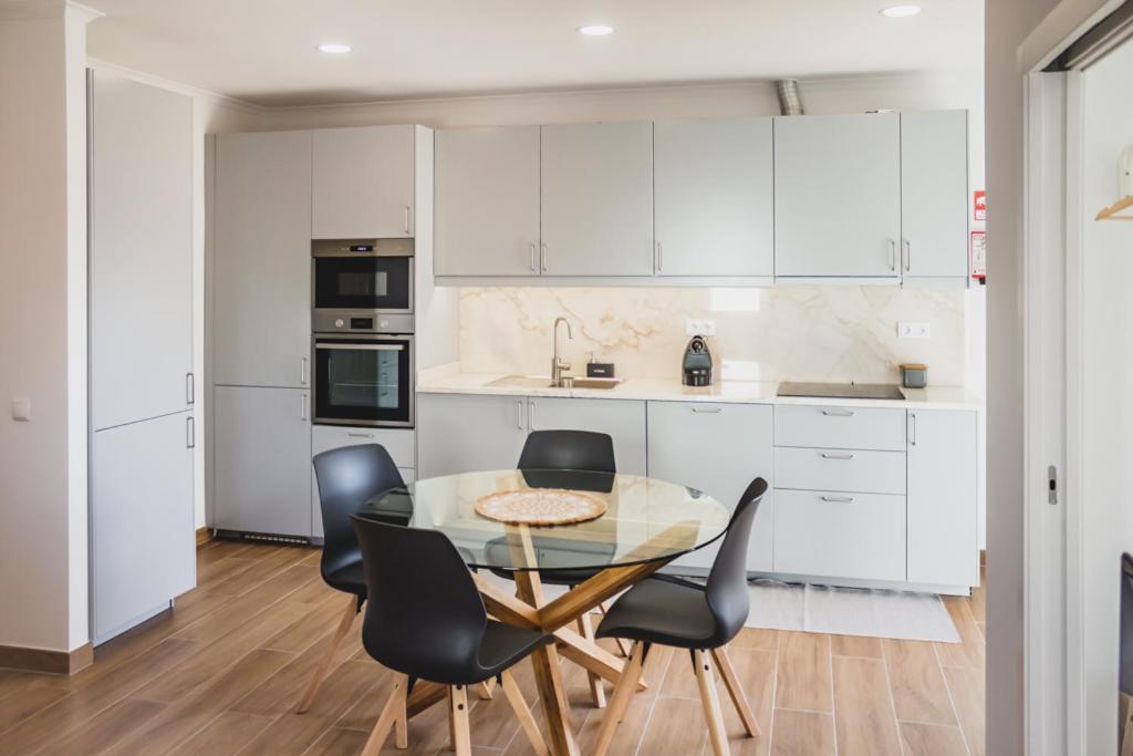 Lovely & Bright Renovated Apt. W/ Balcony In